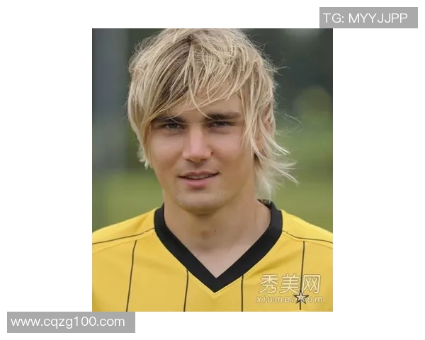 白色头发的足球明星如何在赛场上展现独特魅力与风采